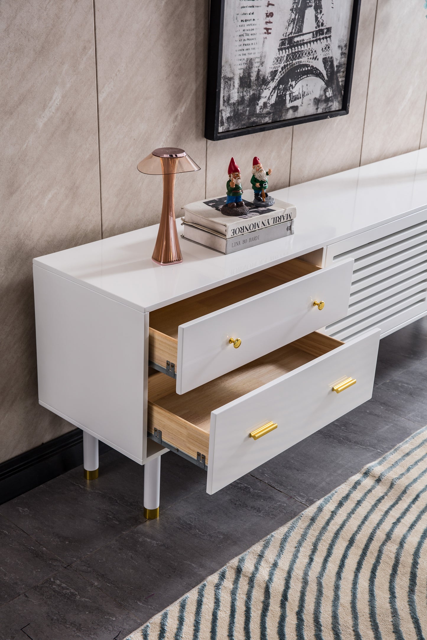 TV005 Modern White Lacquer TV Stand with Wooden Legs