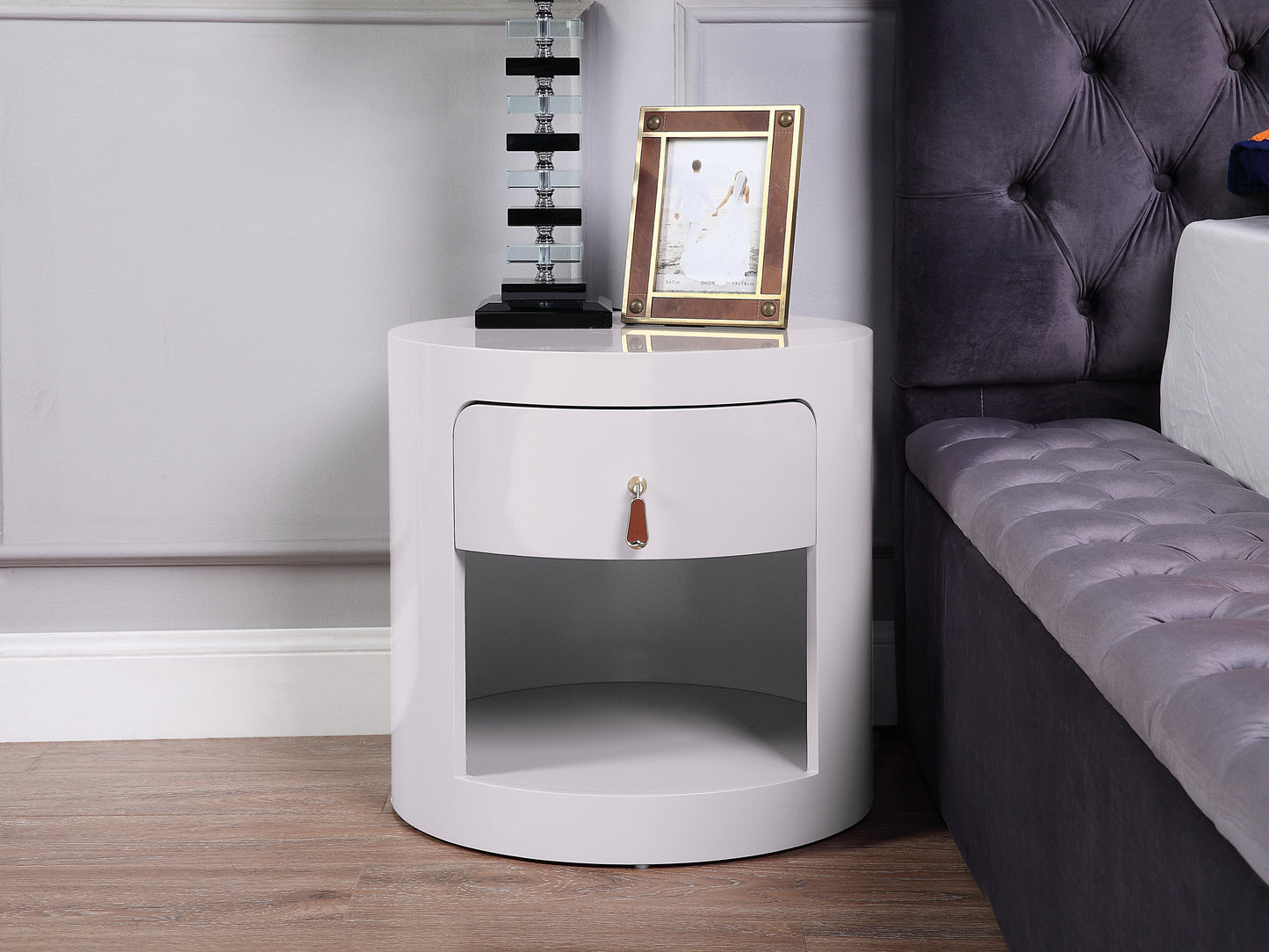 NS002IV Ivory Lacquer Plywood Night Stand