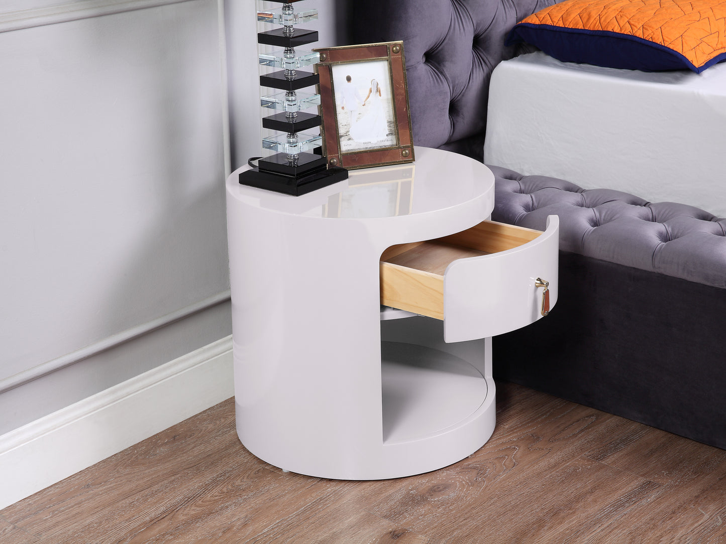 NS002IV Ivory Lacquer Plywood Night Stand